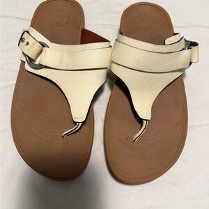 FitFlop Cream Leather Toe-Post Sandals with Brown Footbed